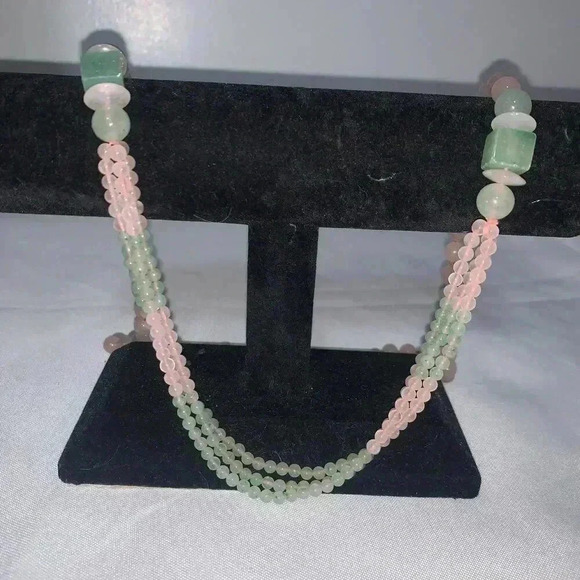 Vintage Rose Quartz Hand Knotted,Jadeite Green And Pink Necklace Vintage 32 inch - Picture 4 of 13